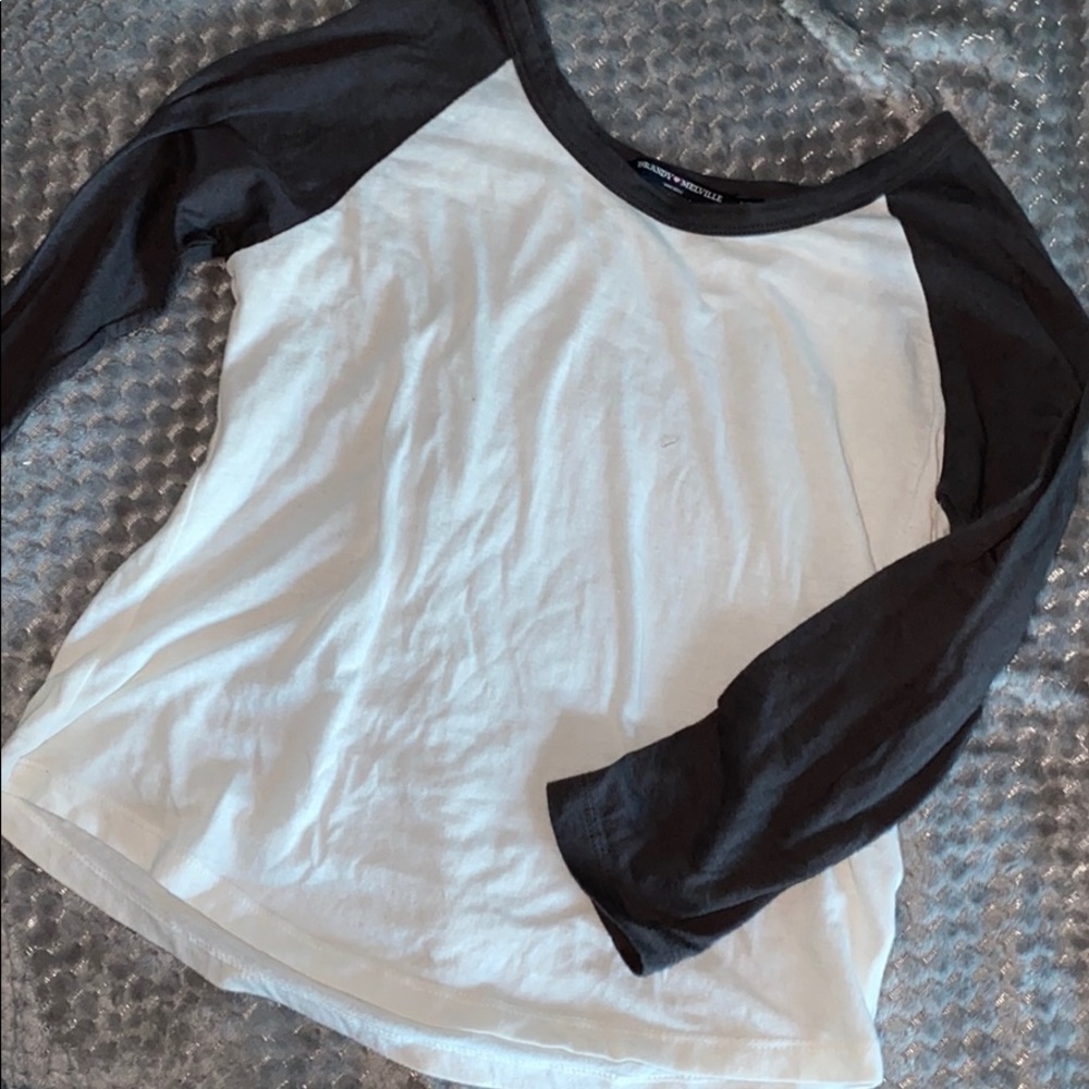 Brandy Melville Quarter Sleeve!